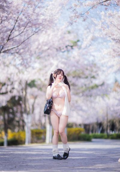 国产美女水多18毛片_日韩在线播放专区