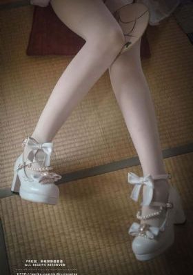 年轻漂亮的女邻居hd_720影视在线观看