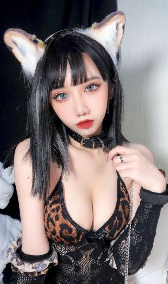 欧美黑色西装美女_国产剧在线视频观看