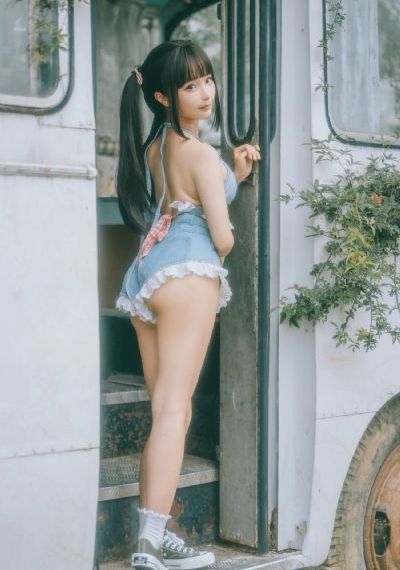 欧美换爱交换乱中文字幕_HD动漫在线观看